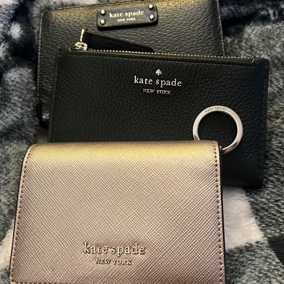 KATE SPADE ♠️ VARIOUS WALLETS/KEYCHAIN BUNDLE GORGEOUS! - Picture 3 of 16